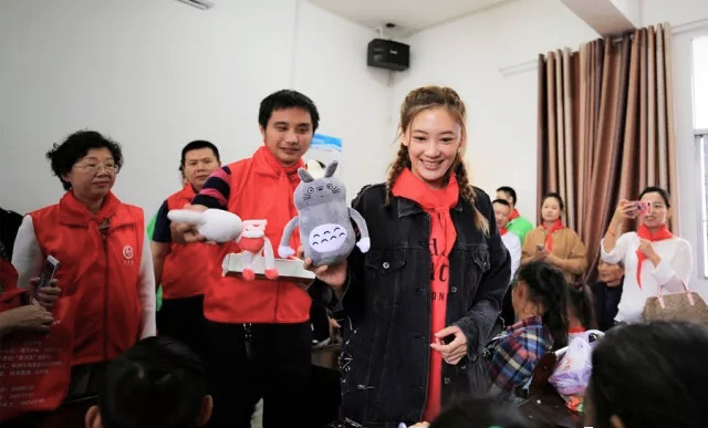 “六一微心愿，愛(ài)心暖童心”湘江電纜攜手村長(zhǎng)李銳愛(ài)心傳遞 點(diǎn)亮未來(lái)
